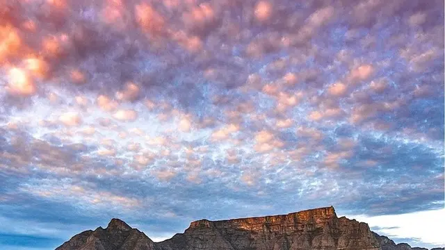 fenomena langit menakjubkan (Foto: @mijlof)