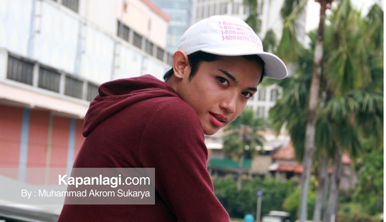 Tatapan mata Millendaru cukup membuat wanita bisa jatuh cinta kepadanya. (Sumber: Kapanlagi/Muhammad Akrom Sukarya)