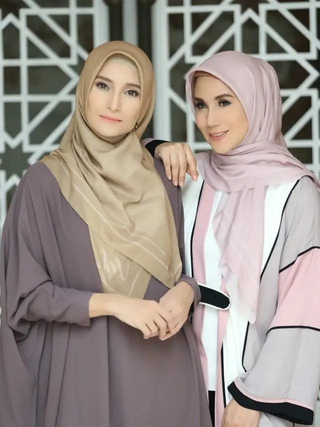 6 Momen Persahabatan Marini Zumarnis dan Inneke Koesherawati yang Kompak Banget