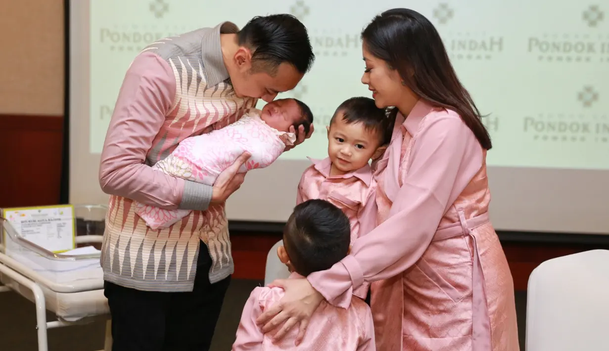 Sama seperti dua anak Ibas sebelumnya, cucu ke-4 Susilo Bambang Yudhoyono dan Ani Yudhoyono ini juga lahir secara normal di RS Pondok Indah, Jakarta Selatan. (Adrian Putra/Bintang.com)