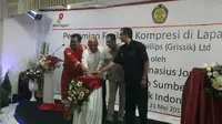 Menteri Energi dan Sumber Daya Mineral (ESDM) Ignasius Jonan meresmikan  Sumpal Compression Project di Sumatera Selatan, Minggu (21/5/2017). (Liputan6.com/Pebrianto Eko Wicaksono)