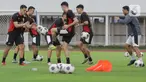 Pemain Timnas Indonesia melakukan latihan jelang pertandingan lanjutan putaran ketiga Kualifikasi Piala Dunia 2026 zona Asia di Stadion Madya, Kompleks Gelora Bung Karno, Senayan, Jakarta, Sabtu (22/3/2025). (Liputan6.com/Herman Zakharia)
