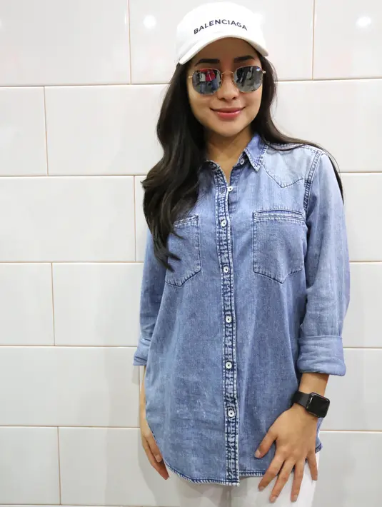 "Rame, seru dan senang banget dan merasa dihargai, karena semua orang pada nonton sinetron kami. Tadi pas ditanya jam berapa sinetronnya tayang mereka tahu itu seneng ya," kata Nikita Willy. (Adrian Putra/Bintang.com)