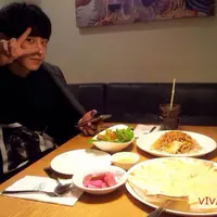 Chanyeol EXO mempunyai restoran Italia yang bernama Viva Polo. Restoran ini sudah punya cabang di seluruh Seoul. Namun sebuah kabar menyebutkan jika Chanyeol kerapa terlihat di cabang Gangdongu. (Foto: koreaboo.com)