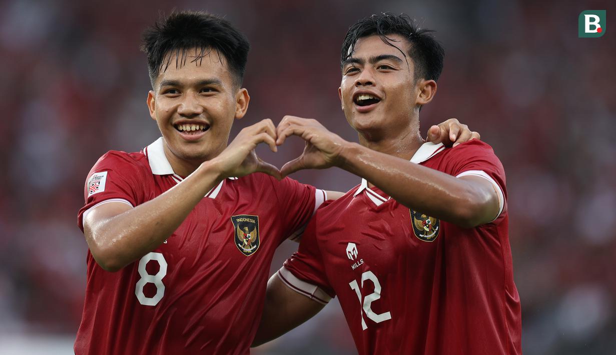 Pratama Arhan. Satu lagi pemain Timnas Indonesia dengan nilai pasar sebesar 325 ribu euro adalah Pratama Arhan. Bek kiri berusia 21 tahun yang sejak Maret 2022 memperkuat Tokyo Verdy di kasta kedua Liga Jepang ini tercacat telah mengoleksi 23 caps dengan torehan 3 gol dan 7 assist sejak melakukan debut pada 29 Mei 2021. (Bola.com/Bagaskara Lazuardi)