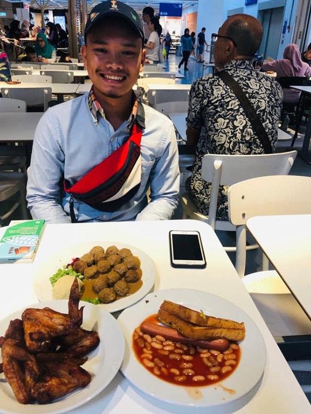 Pria Ini Rela Bawa Ricecooker ke Kantor, Ini Alasannya yang Bikin Haru