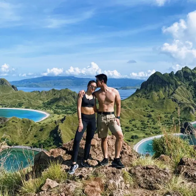 Jarang Tersorot, Ini 6 Potret Manis Artis FTV Alisia Rininta dan Suami