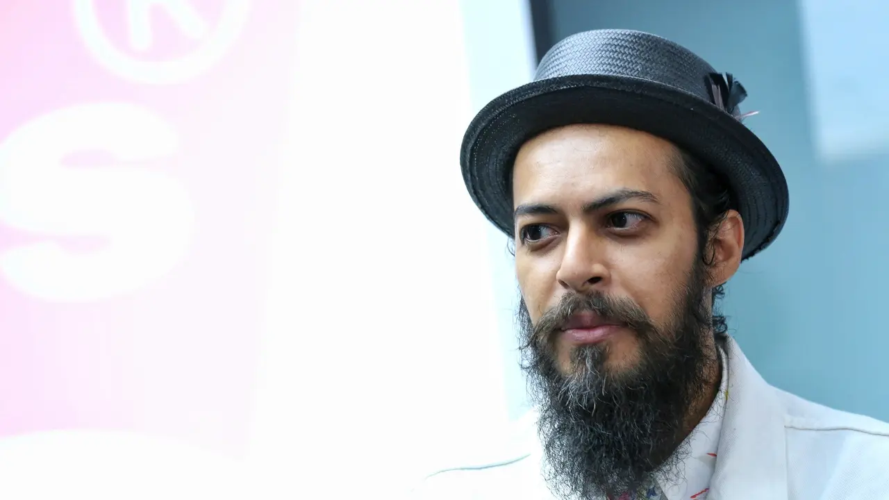 [Bintang] Alex Abbad