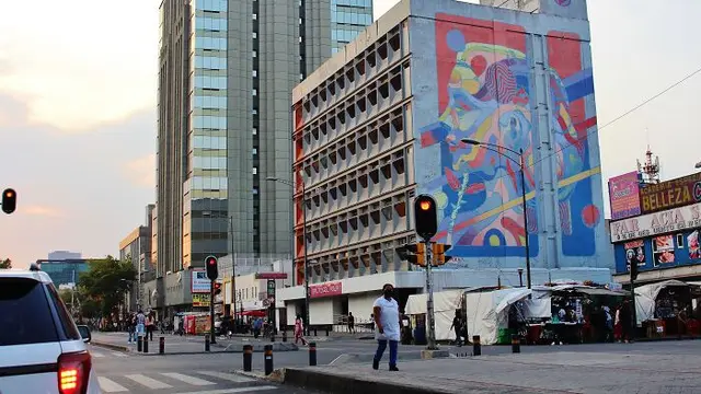 6 Karya Mural Dinding di Tengah Kota Ini Unik, Manjakan Mata