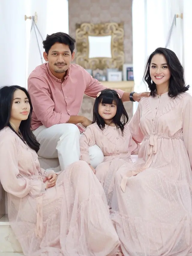 7 Kebersamaan Seleb Saat Lebaran Pertama Kali Bersama Pasangan