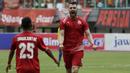 Striker Persija Jakarta, Marko Simic, merayakan gol yang dicetaknya ke gawang 757 Kepri Jaya pada laga Piala Indonesia di Stadion Patriot Bekasi, Jawa Barat, Rabu (23/1). Persija menang 8-2 atas Kepri. (Bola.com/Yoppy Renato)