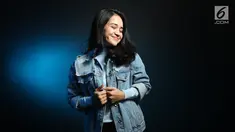 Aktris Michelle Ziudith bergaya saat sesi foto di kantor Liputan6.com, SCTV Tower, Jakarta, Selasa (22/8). Dalam kunjungannya Michelle Ziudith memperkenalkan film terbarunya yang berjudul One Fine Day. (Liputan6.com/Fatkhur Rozaq)