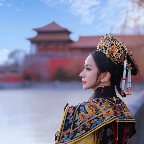 Yalangoch ayollarning sikilgan suratlari