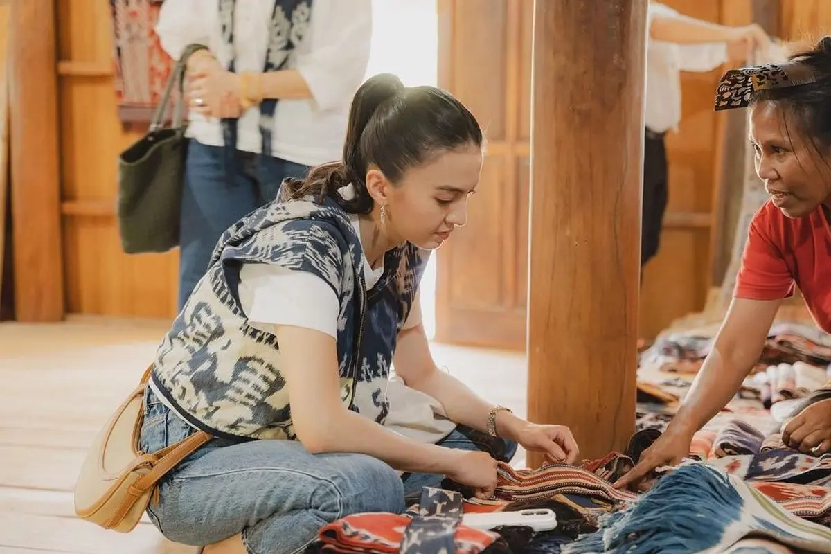 Raline Shah di Desa Adat Prailiu, Sumba (Instagram/@ralineshah)