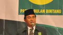 Ketua Umum PBB, Yusril Ihza Mahendra berpidato saat peringatan Milad ke-17 PBB dan pelantikan pengurus PBB 2015-2020, Jakarta, Senin (10/8/2015). Yusril meminta kepada seluruh kader PBB agar mempertahankan idealisme partai. (Liputan6.com/Herman Zakharia)