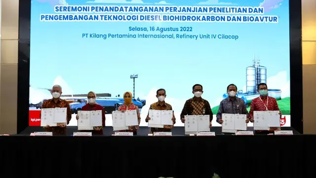 PT Pertamina (Persero) mengembangkan penelitian dan teknologi diesel biohidrokarbon dan bioavtur