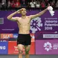 Selebrasi pebulu tangkis Indonesia, Jonatan Christie usai mengalahkan Chou Tienchen asal Chinese Taipei laga pada final tunggal putra Asian Games 2018 di Jakarta, Selasa (28/8). (ANTARA FOTO/INASGOC/Puspa Perwitasari/tom/18)