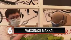 Ratusan masyarakat di wilayah Tangerang Selatan, terus berdatangan setiap hari untuk ikut vaksinasi gratis yang diselenggarakan oleh Puskesmas Pondok Betung Tangerang Selatan, Banten. Warga yang hendak mengikuti vaksinasi cukup membawa KTP.