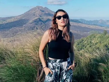 Sebagai seorang trendsetter, Natasha Ryder tentunya memiliki beberapa fashion item yang menjadi favoritnya. Salah satunya yakni kacamata hitam. (Liputan6.com/IG/natasharyder)