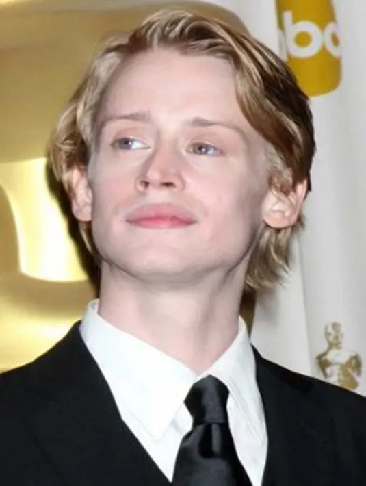 Macaulay Culkin mengalami bangkrut usai dirinya terjerat beberapa kasus narkoba. Namun kebangkurtannya berhasil di tepis oleh pihak managernya. (EPABintang.com)
