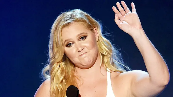 [Bintang] Perankan Barbie, Amy Schumer Dibully Karena Bertubuh Gemuk
