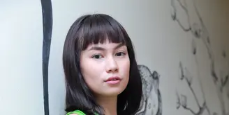 Kesuksesan film Ngenest membuat para pemainnya berbangga. Setelah tayang dibioskop 12 hari film karya komika Ernest Prakasa itu berhasil meraup 550 ribu penonton. (Galih W Satria/Bintang.com)