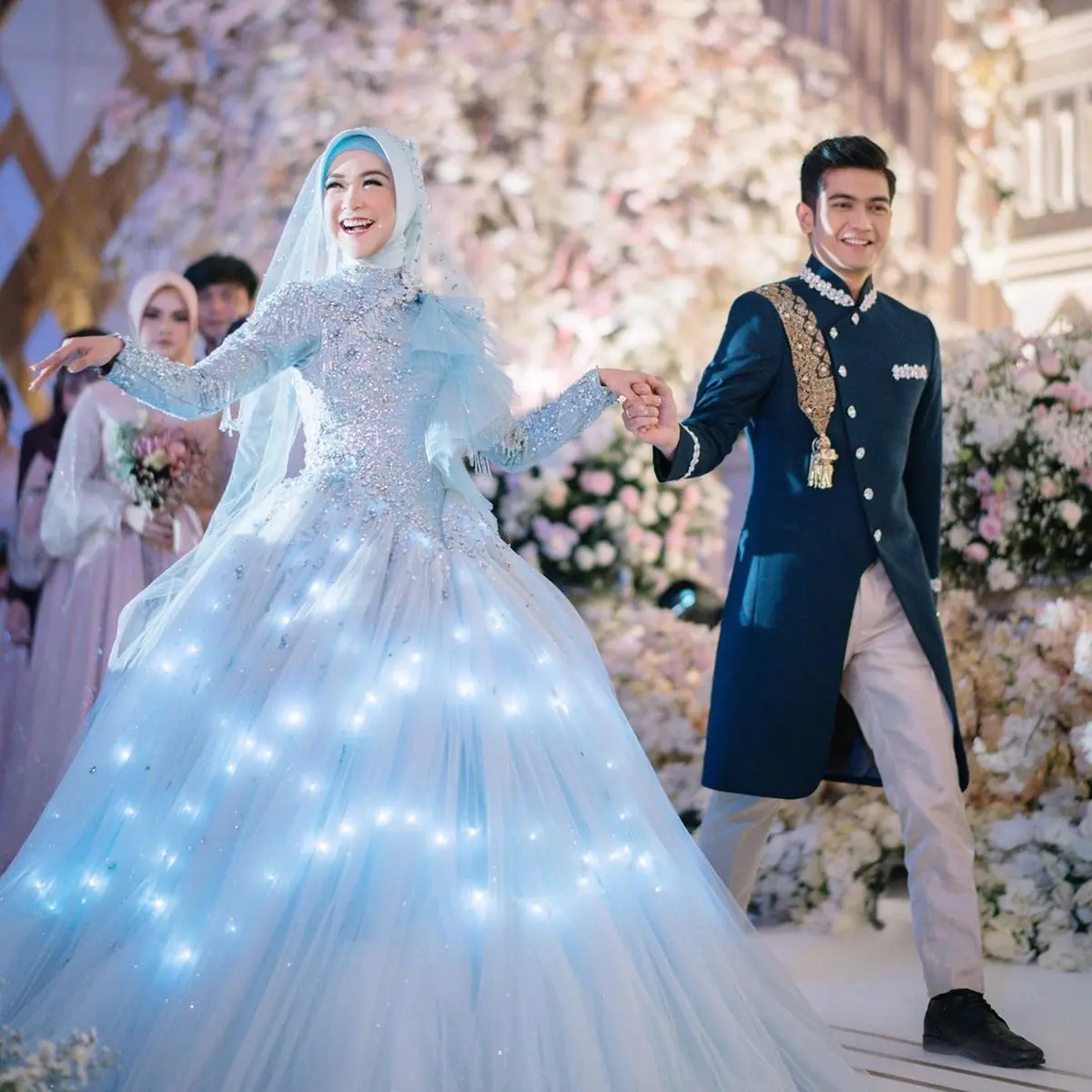 Gown pengantin deals