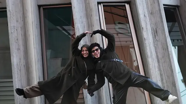 Potret Keseruan Aurel dan Atta Ajak Anak-Anak ke Jepang, Tampil dengan Outfit Serasi Setiap Saat (instagram/attahalilintar, instagram/aurelie.hermansyah)