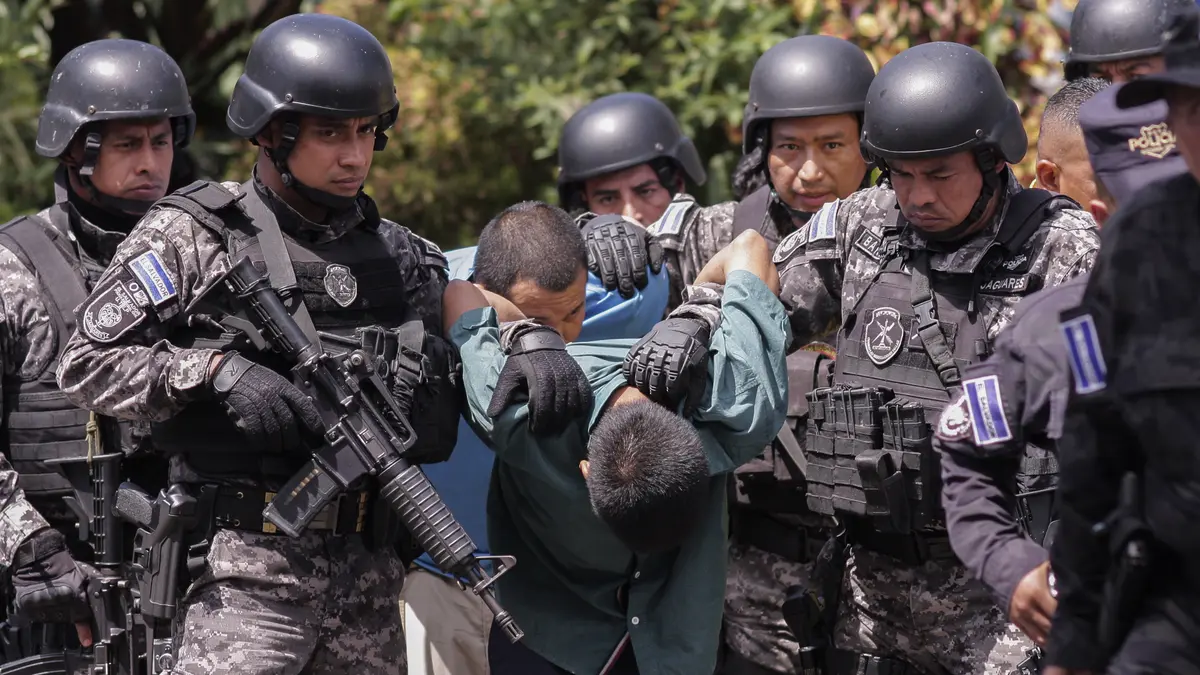 Tentara El Salvador Mengepung Kota untuk Membasmi Geng Jalanan - Photo  Liputan6.com