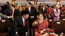 Presiden ke-5 RI Megawati Soekarnoputri menghadiri acara penganugerahan gelar kehormatan Doktor Honoris Causa Dr. HC. Puan Maharani dari Universitas Diponeoro, Semarang, Jawa Tengah, Jumat (14/2/2020). (Liputan6.com/Johan Tallo)