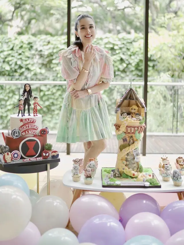 Hadiah hingga Kue Ulang Tahun Sandra Dewi yang Curi Atensi
