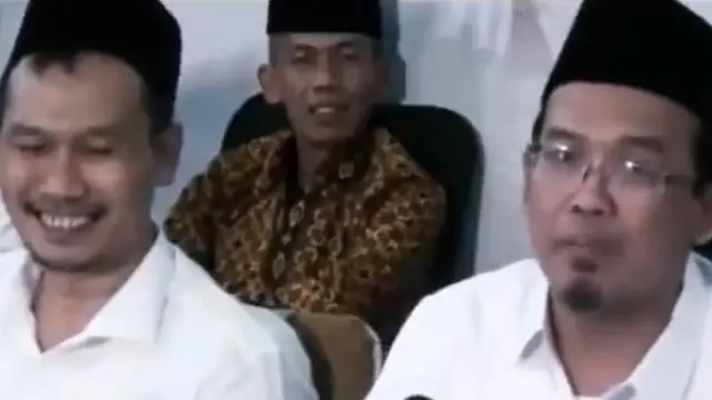 Gus Baha dan Gus Anam (SS: YT Manah Salim)
