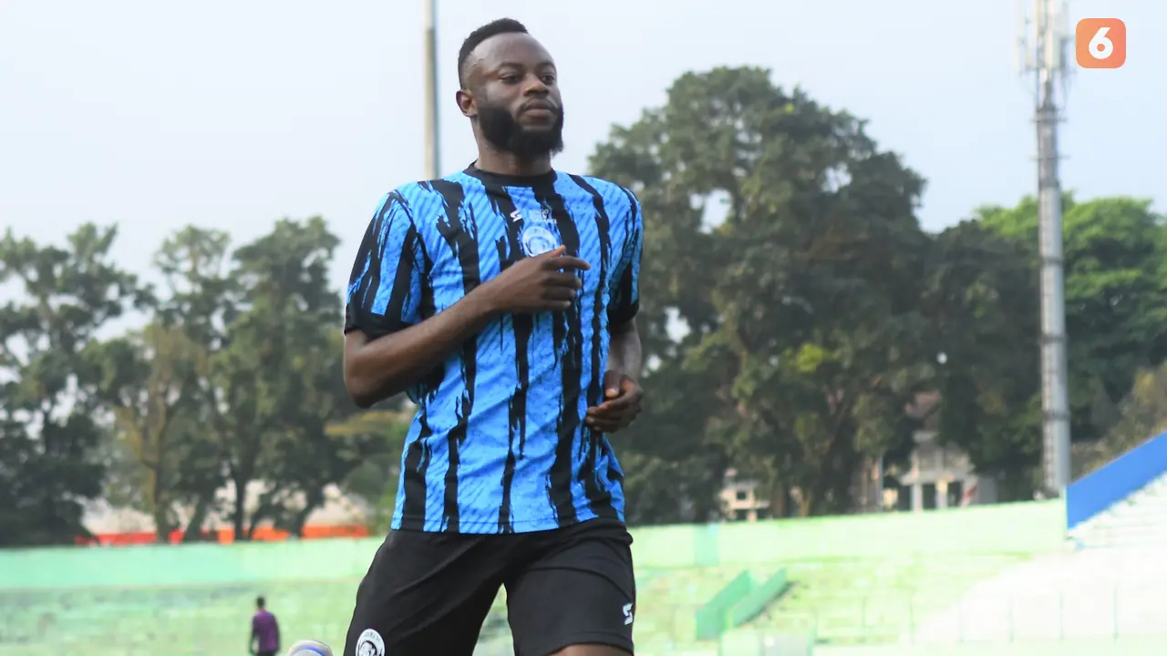 Charles Lokolingoy, Arema FC