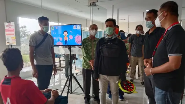 Persis Solo