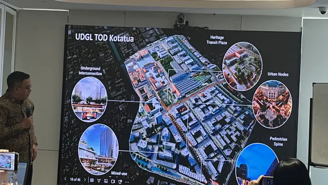 Direktur Pengembangsn Bisnis PT MRT Jakarta (Perseroda), Farchad Mahfud saat membei papaan mengenai potensi Kota Tua Jakata. (Liputan6.com/M Radityo Priyasmoro)