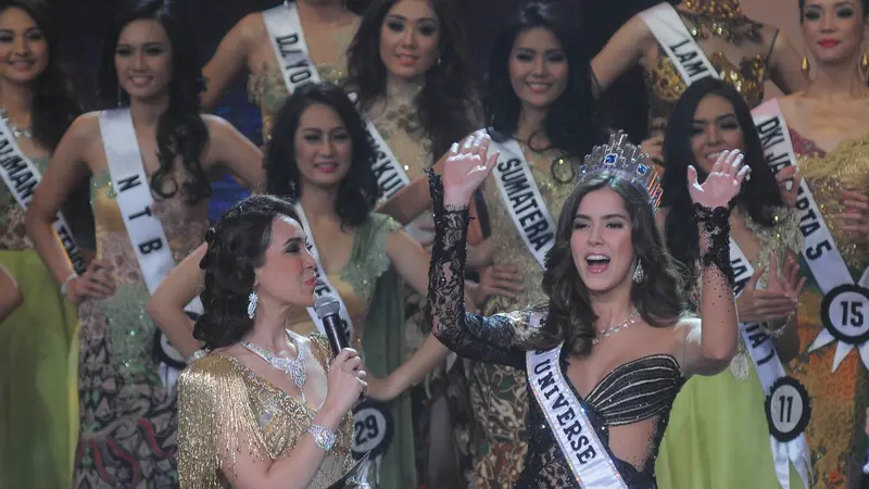 Miss Universe 2014 Paulina Vega Doyan Makan Tempe