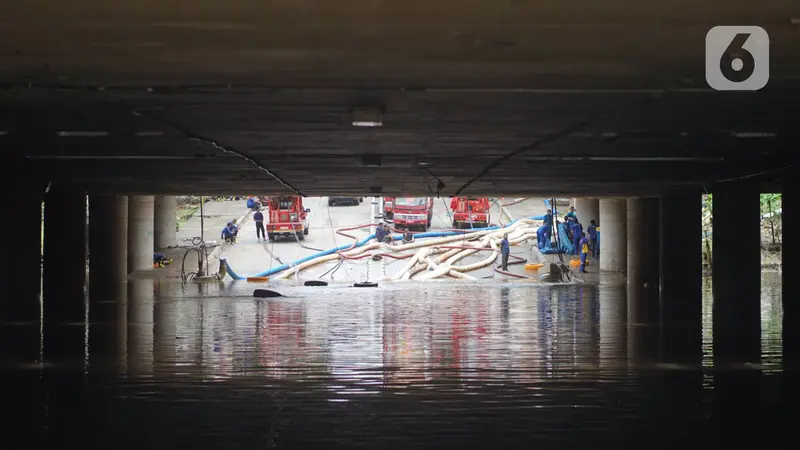 Curah Hujan Tinggi, Banjir Underpass Kemayoran Lama Surut