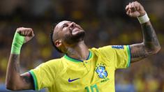 Pemain Brasil, Neymar melakukan selebrasi setelah mencetak gol ke gawang Bolivia pada laga Kualifikasi Piala Dunia 2026 di Jornalista Edgar Proença 'Mangueirao' stadium, Belem, Brasil, Sabtu (9/9/2023) pagi WIB. Neymar berhasil menjadi pencetak gol terbanyak sepanjang masa Brasil setelah mencetak gol untuk kemenangan 5-1 atas Bolivia. (AFP/Carl De Souza)