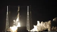 Peluncuran 60 satelit oleh SpaceX. (AFP)