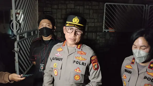 Kapolres Metro Depok, Kombes Ahmad Fuady menjelaskan terkait temuan mayat ibu dan anak di kawasan perumahan elit Cinere, Kota Depok.