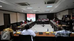 Suasana saat DPD RI mengelar rapat pleno ke 2 di Gedung DPD RI, Jakarta, Senin (19/9). Rapat tersebut membahas masalah Ketua DPD RI Irman Gusman yang ditangkap tangan oleh KPK. (Liputan6.com/Johan Tallo)
