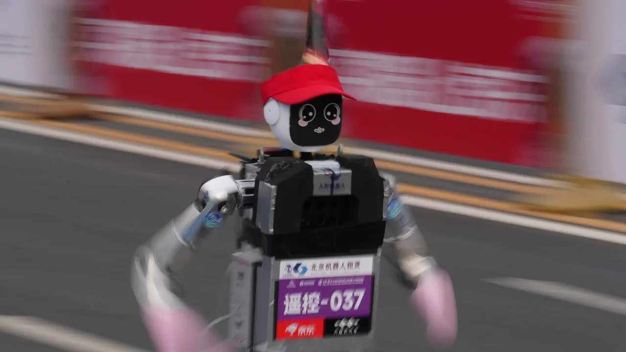 Puluhan Robot Humanoid Beradu Cepat di Beijing E-Town Half Marathon 2026