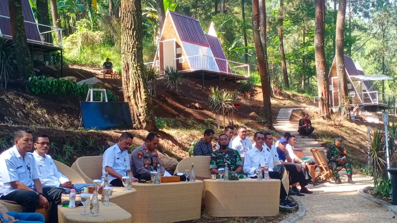 Pembukaan Locca Lodge yang terletak dit engah hutan Pinus, Kecamatan Trawas, Kabupaten Mojokerto. (Istimewa)