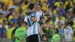 Timnas Argentina menumbangkan rival abadinya, Timnas Brasil, di kandang lawan. Tim Tango menang 1-0 lewat gol Nicolas Otamendi. (AP Photo/Bruna Prado)