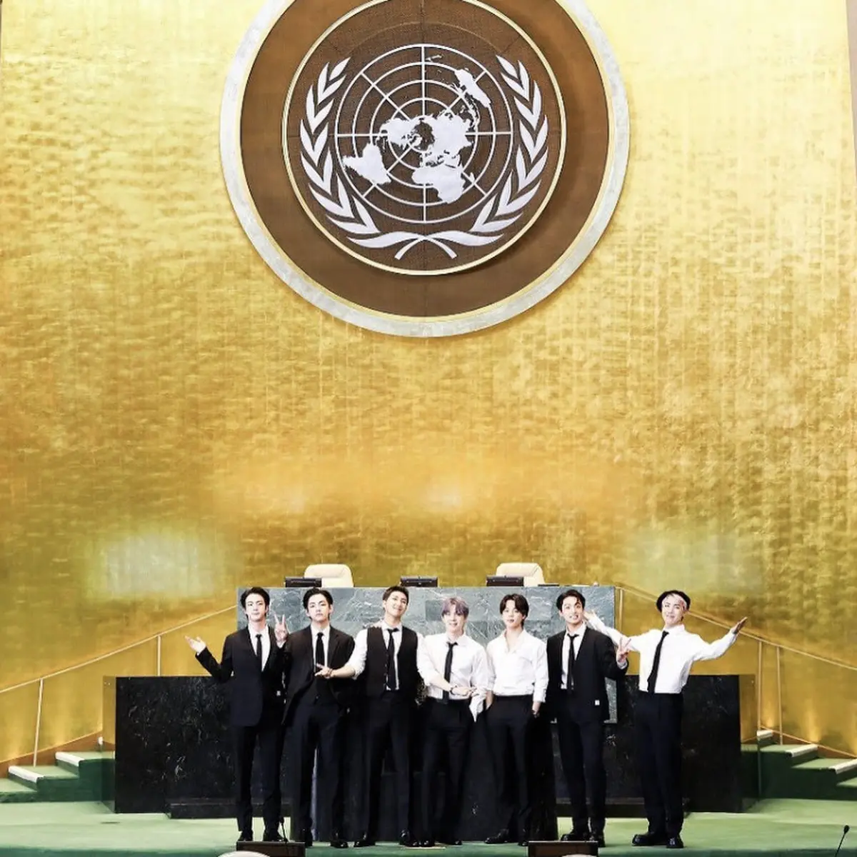 Harga Jam Tangan RM dan Jimin BTS yang Dikenakan di Sidang PBB Bernilai  Miliaran - Fashion