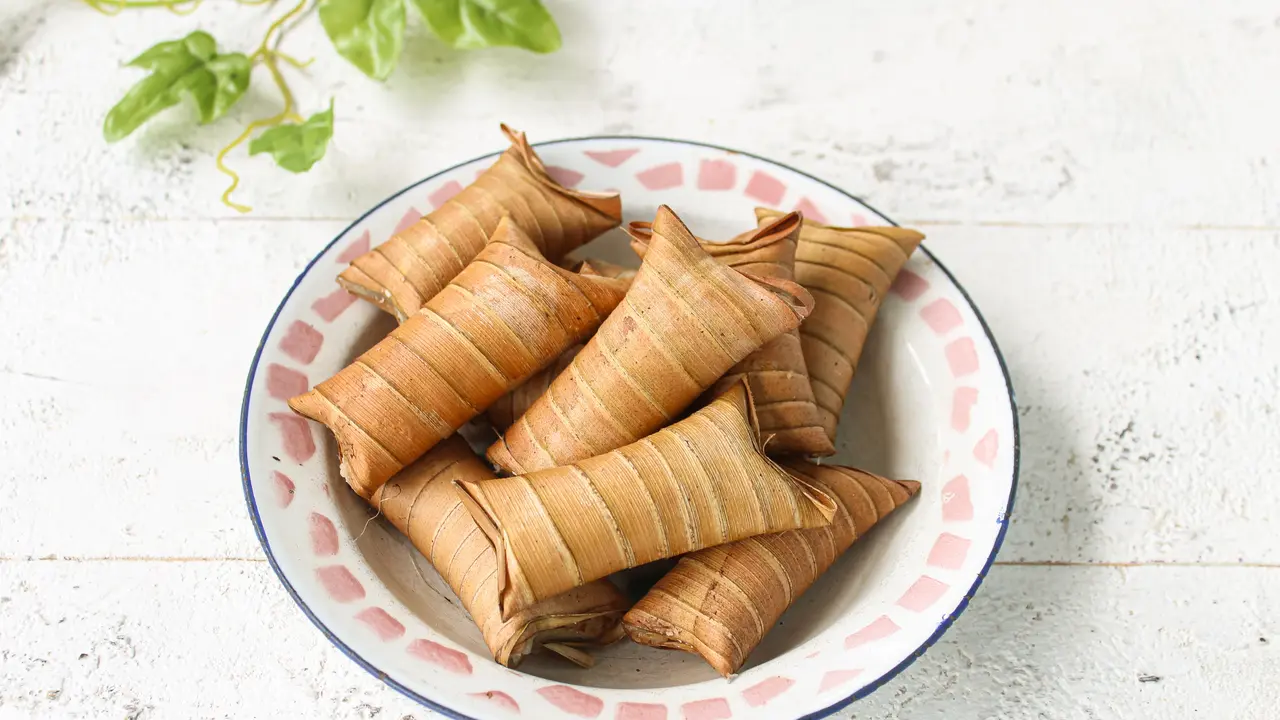 kue lepet beras ketan