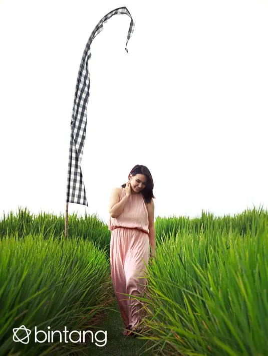 Feby Febiola saat ditemui secara eksklusif bintang.com di Pulau Dewata beberapa waktu lalu. (Fotografer: Galih W Satria, Digital Imaging: Muhammad Iqbal Nurfajri)