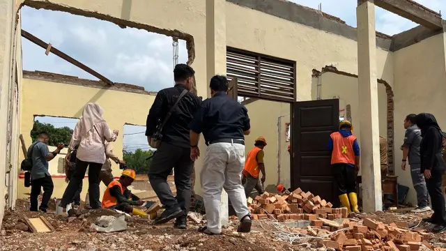 Penampakan bangunan sekolah rakyat di kompleks Badan Pengembangan Sumber Daya Manusia (BPSDM) Provinsi Lampung. Foto : (Liputan6.com/Ardi).