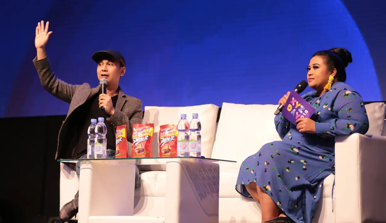 Lantas apa tips dari komika ini membuat orang bisa ketawa. Salah satunya adalah menuangkan kegelisahan dan kekecewaannya diri sendiri. Salah satu keuntungannya adalah saat sedang down bisa tetap melakukan yang bagus. (Adrian Putra/Bintang.com)