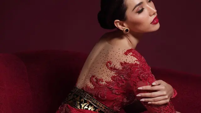 Kebaya Djiwa Raga yang dikenakan oleh Laksmi di Welcome Reception, New Orleans, Louisiana.